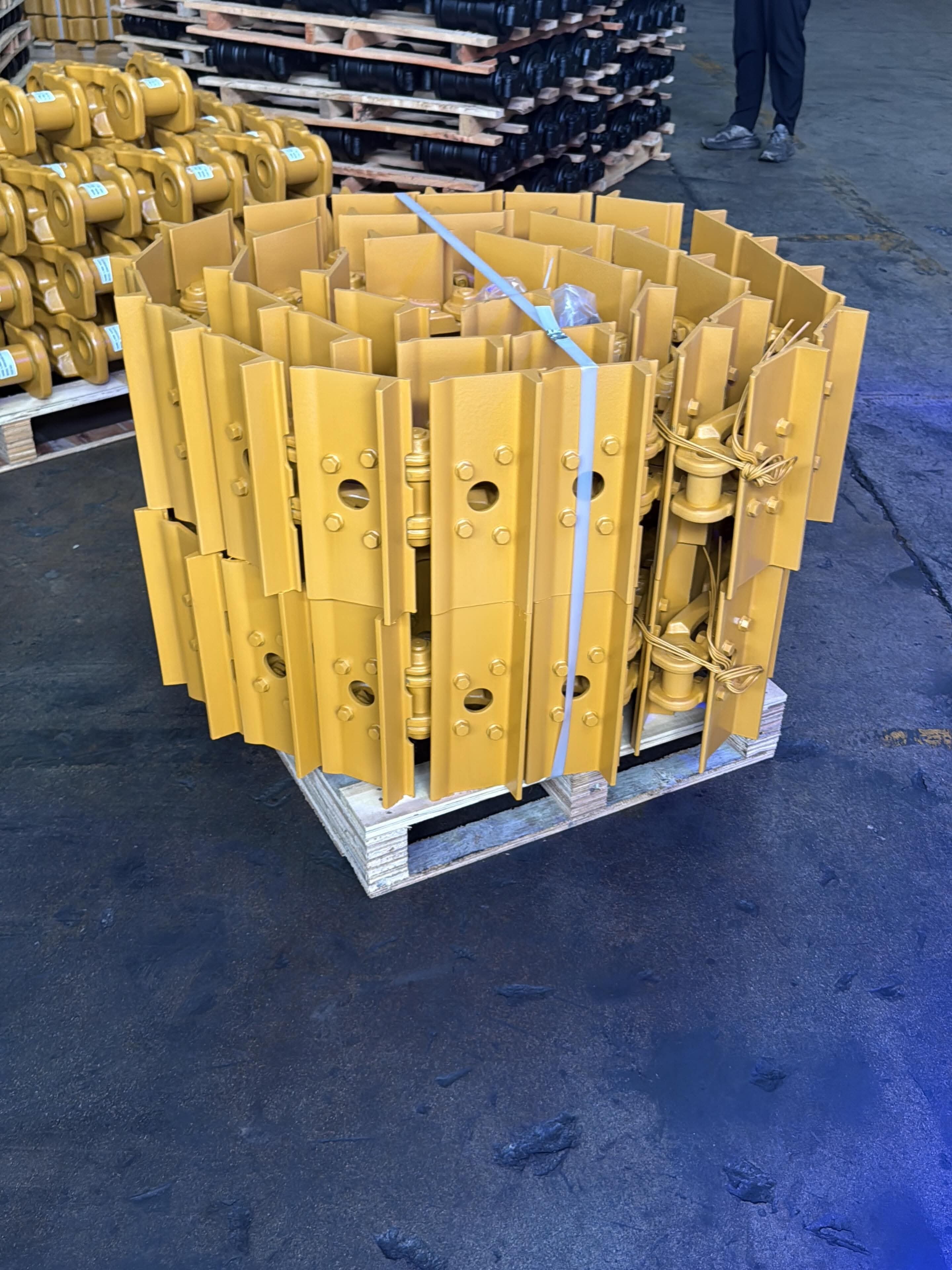 Excavator Track Shoe / Grouser Assembly